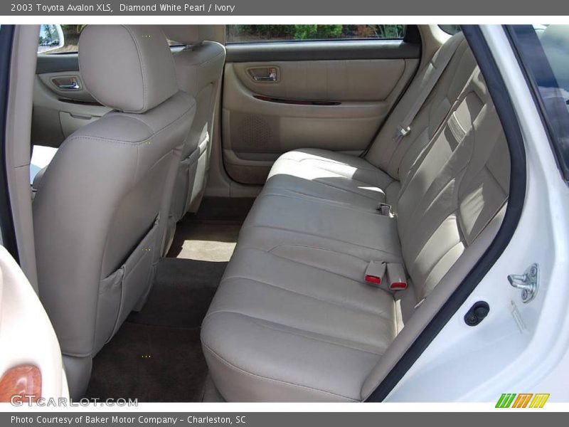 Diamond White Pearl / Ivory 2003 Toyota Avalon XLS