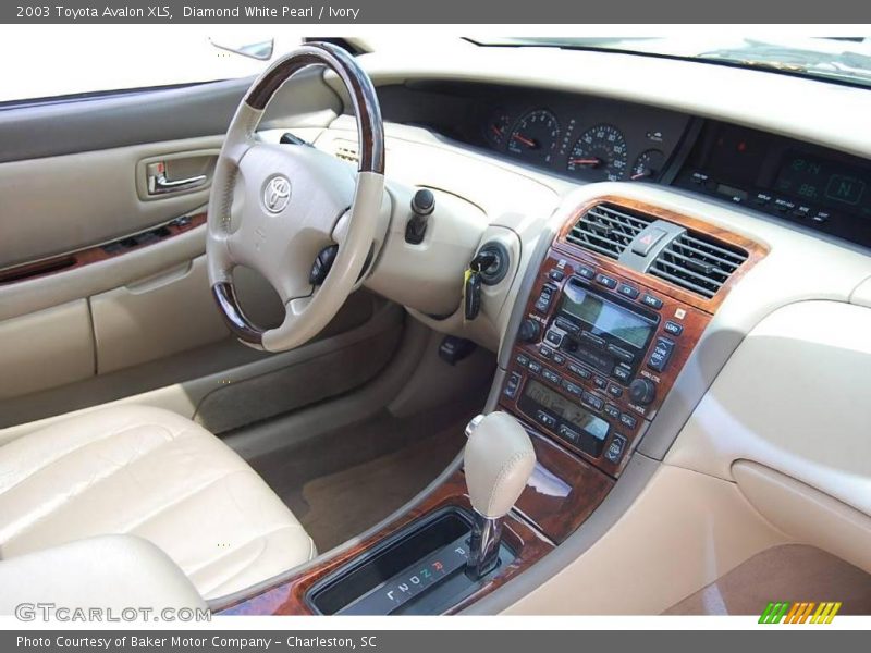 Diamond White Pearl / Ivory 2003 Toyota Avalon XLS