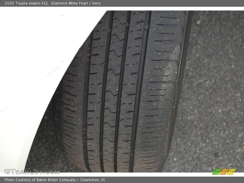 Diamond White Pearl / Ivory 2003 Toyota Avalon XLS