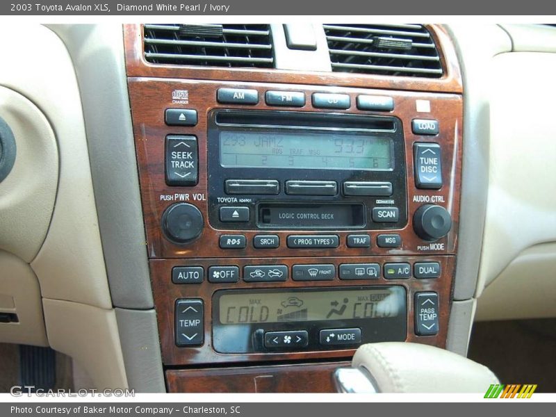 Diamond White Pearl / Ivory 2003 Toyota Avalon XLS