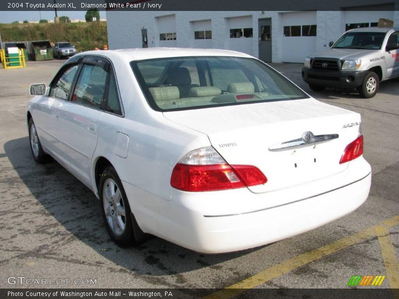 Diamond White Pearl / Ivory 2004 Toyota Avalon XL