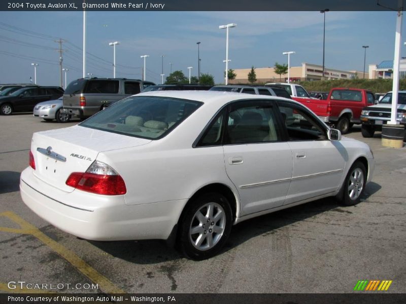 Diamond White Pearl / Ivory 2004 Toyota Avalon XL