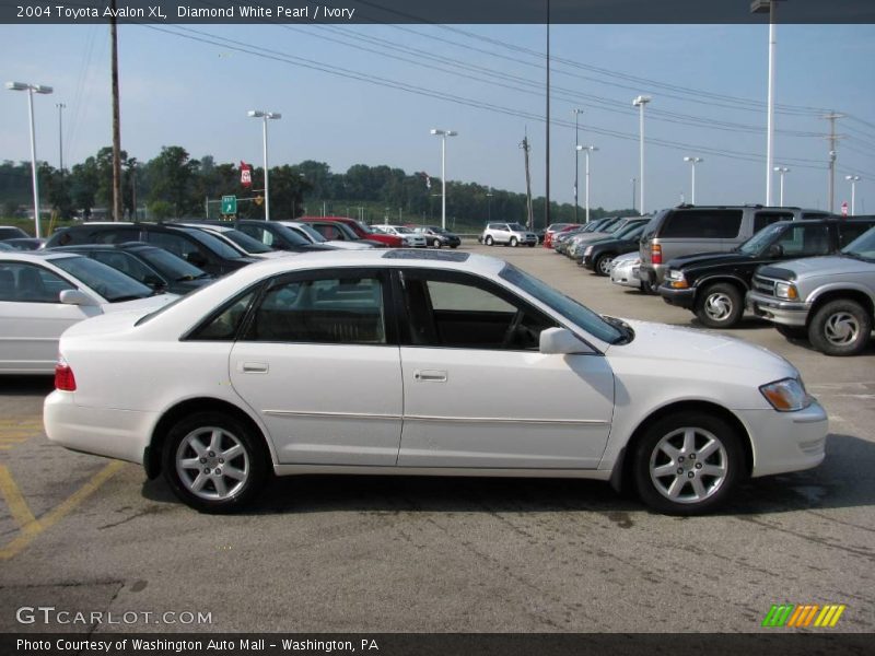 Diamond White Pearl / Ivory 2004 Toyota Avalon XL