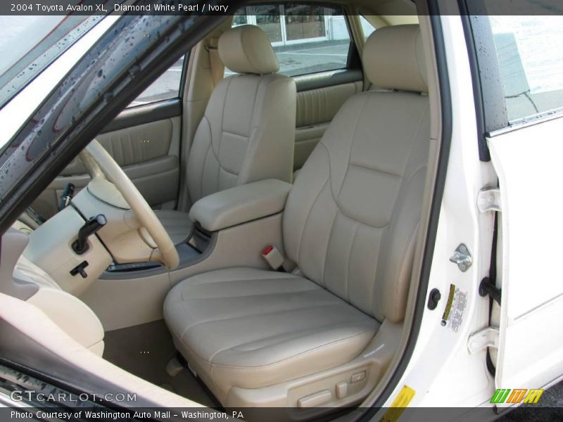 Diamond White Pearl / Ivory 2004 Toyota Avalon XL