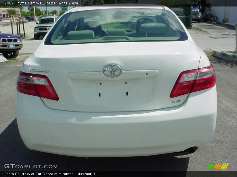 Super White / Ash 2007 Toyota Camry LE