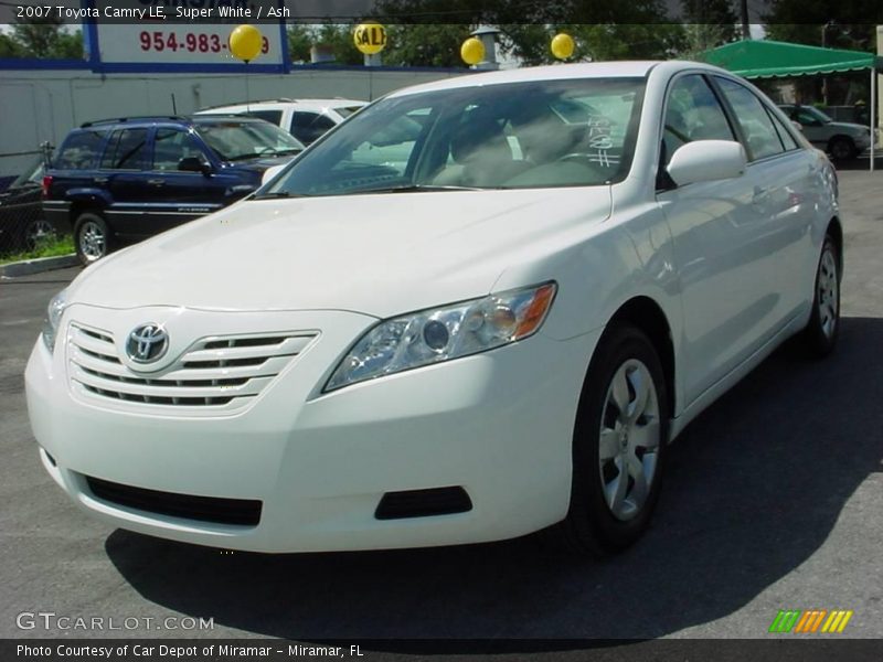 Super White / Ash 2007 Toyota Camry LE