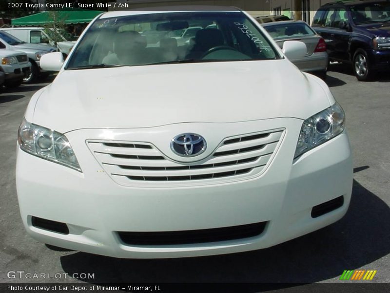 Super White / Ash 2007 Toyota Camry LE
