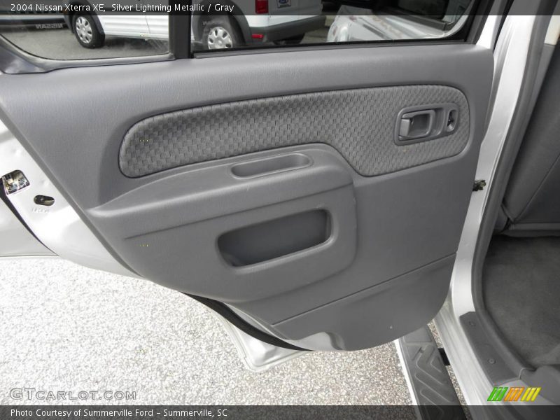 Silver Lightning Metallic / Gray 2004 Nissan Xterra XE
