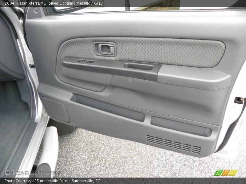 Silver Lightning Metallic / Gray 2004 Nissan Xterra XE