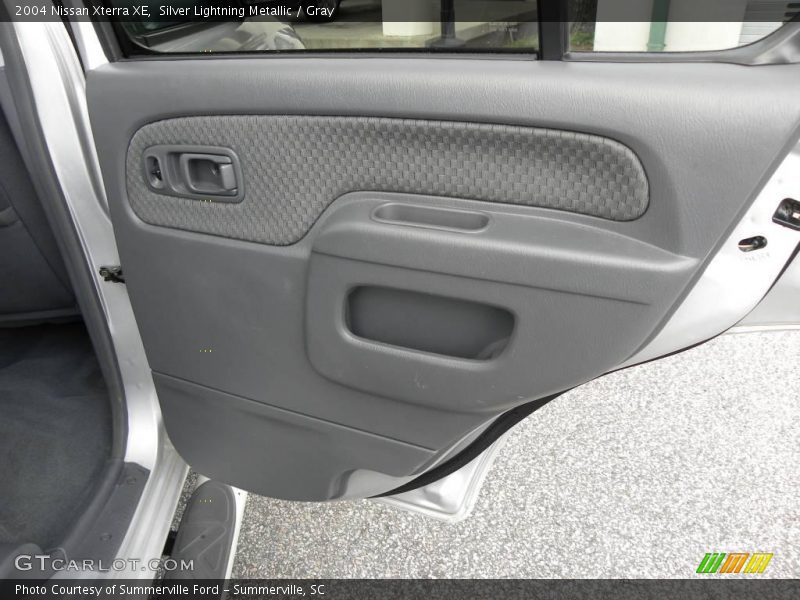 Silver Lightning Metallic / Gray 2004 Nissan Xterra XE
