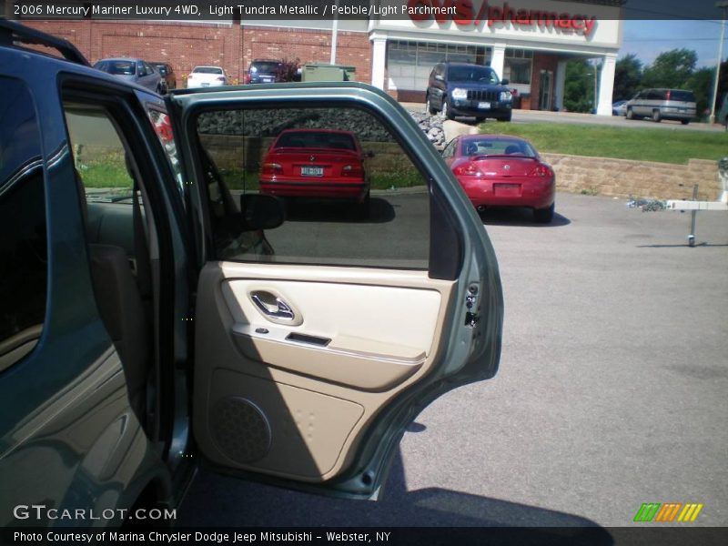 Light Tundra Metallic / Pebble/Light Parchment 2006 Mercury Mariner Luxury 4WD