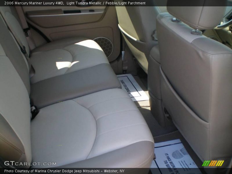 Light Tundra Metallic / Pebble/Light Parchment 2006 Mercury Mariner Luxury 4WD