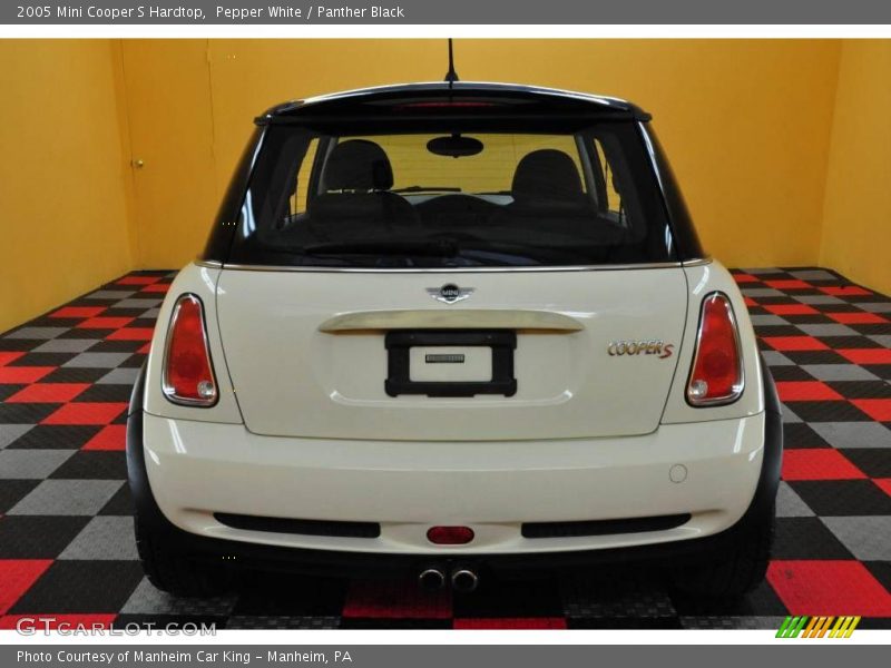 Pepper White / Panther Black 2005 Mini Cooper S Hardtop
