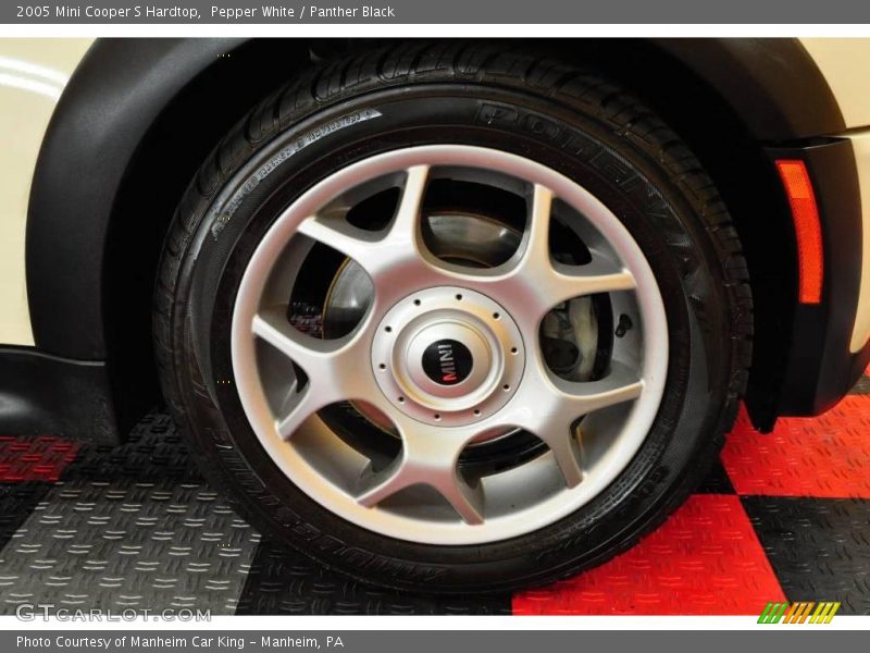 Pepper White / Panther Black 2005 Mini Cooper S Hardtop