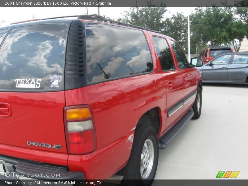 Victory Red / Graphite 2001 Chevrolet Suburban 1500 LS