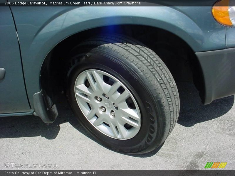 Magnesium Green Pearl / Dark Khaki/Light Graystone 2006 Dodge Caravan SE