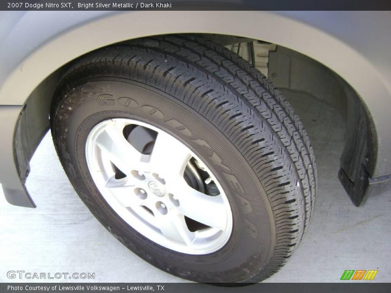 Bright Silver Metallic / Dark Khaki 2007 Dodge Nitro SXT