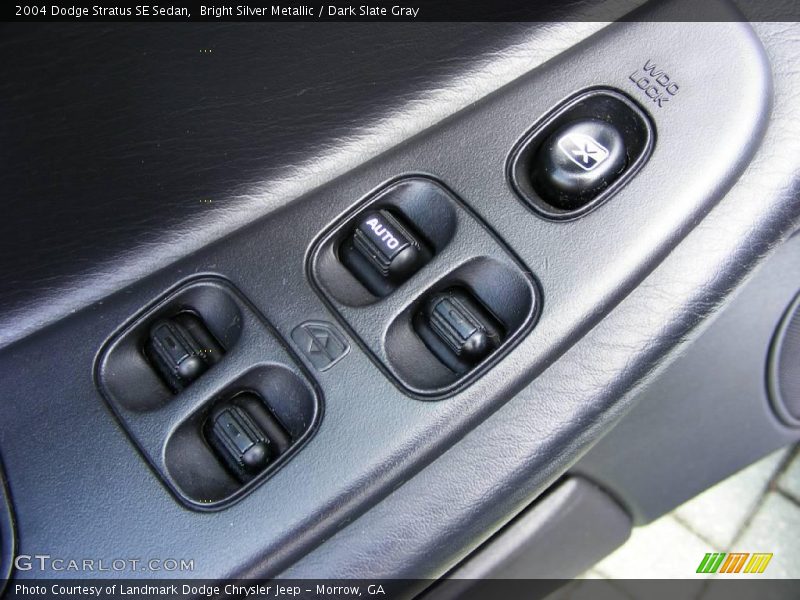 Bright Silver Metallic / Dark Slate Gray 2004 Dodge Stratus SE Sedan