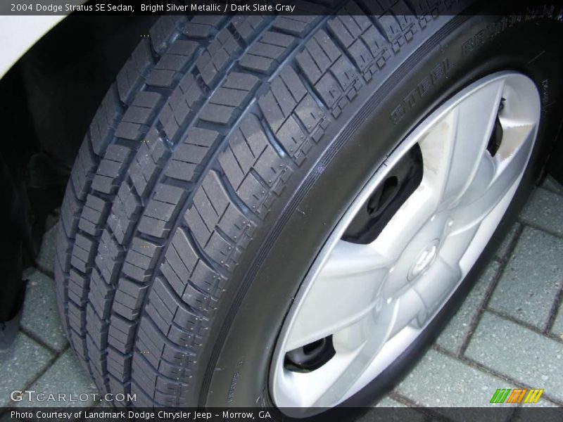 Bright Silver Metallic / Dark Slate Gray 2004 Dodge Stratus SE Sedan