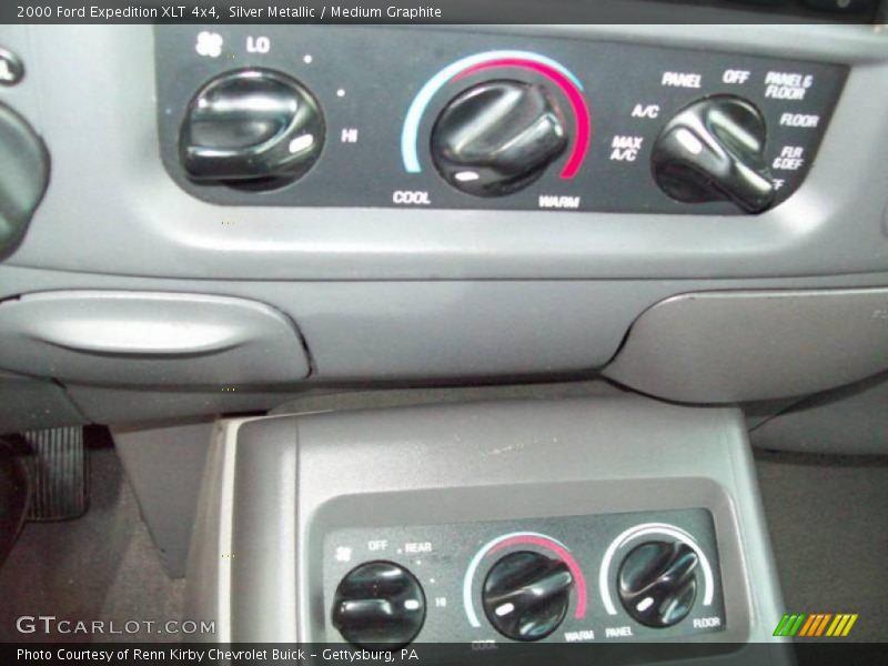 Silver Metallic / Medium Graphite 2000 Ford Expedition XLT 4x4