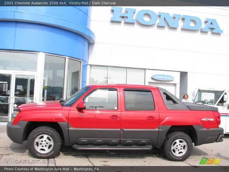 Victory Red / Dark Charcoal 2003 Chevrolet Avalanche 1500 4x4