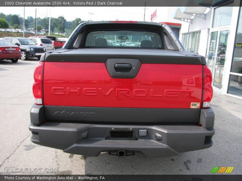 Victory Red / Dark Charcoal 2003 Chevrolet Avalanche 1500 4x4