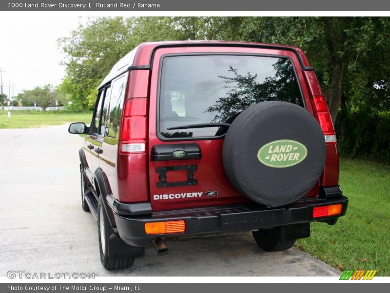 Rutland Red / Bahama 2000 Land Rover Discovery II