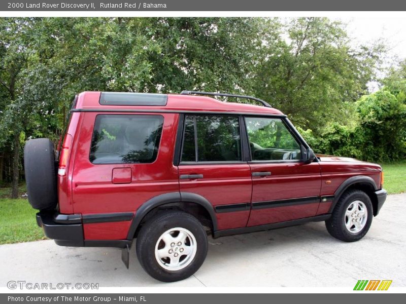 Rutland Red / Bahama 2000 Land Rover Discovery II