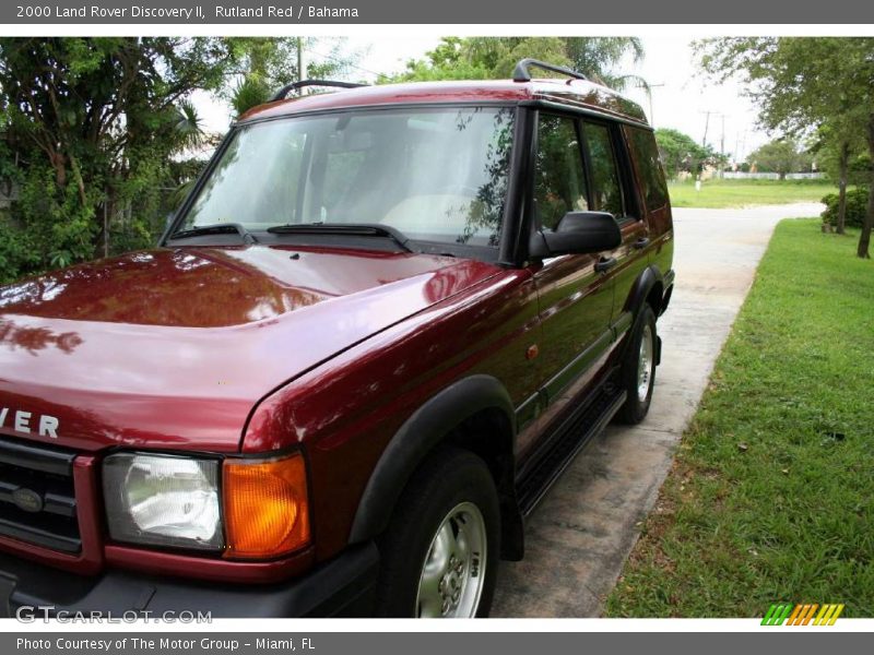 Rutland Red / Bahama 2000 Land Rover Discovery II