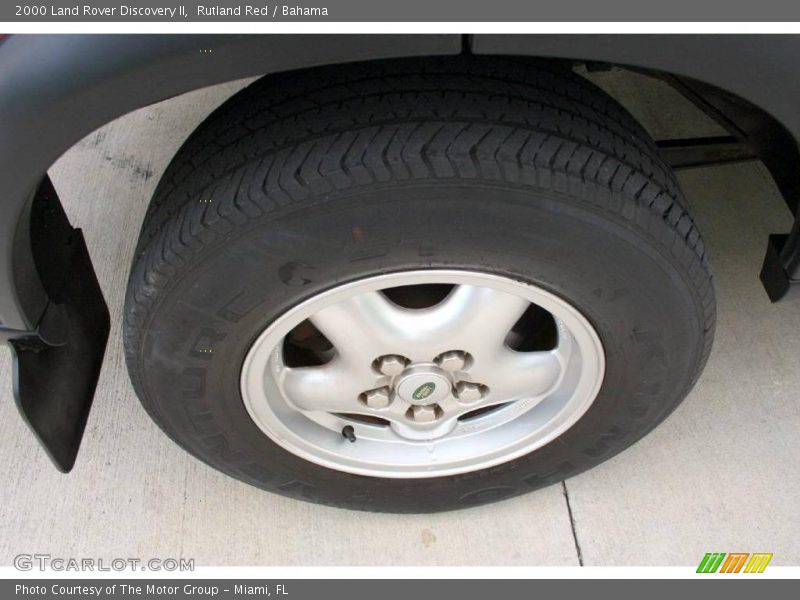Rutland Red / Bahama 2000 Land Rover Discovery II