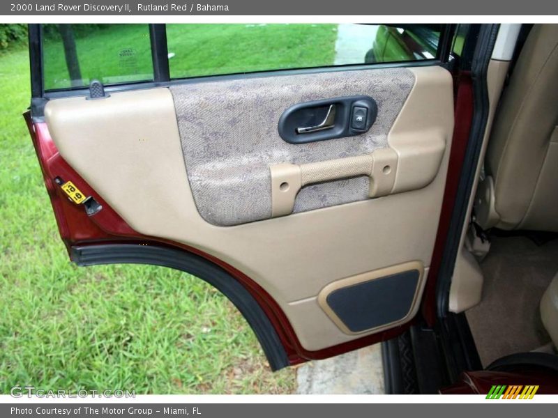 Rutland Red / Bahama 2000 Land Rover Discovery II