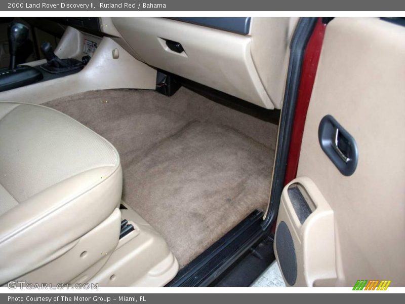 Rutland Red / Bahama 2000 Land Rover Discovery II