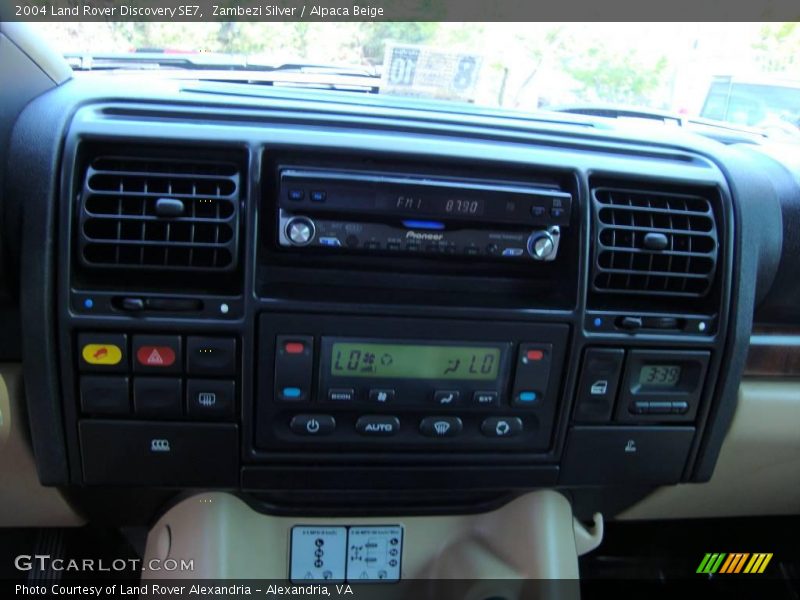 Zambezi Silver / Alpaca Beige 2004 Land Rover Discovery SE7