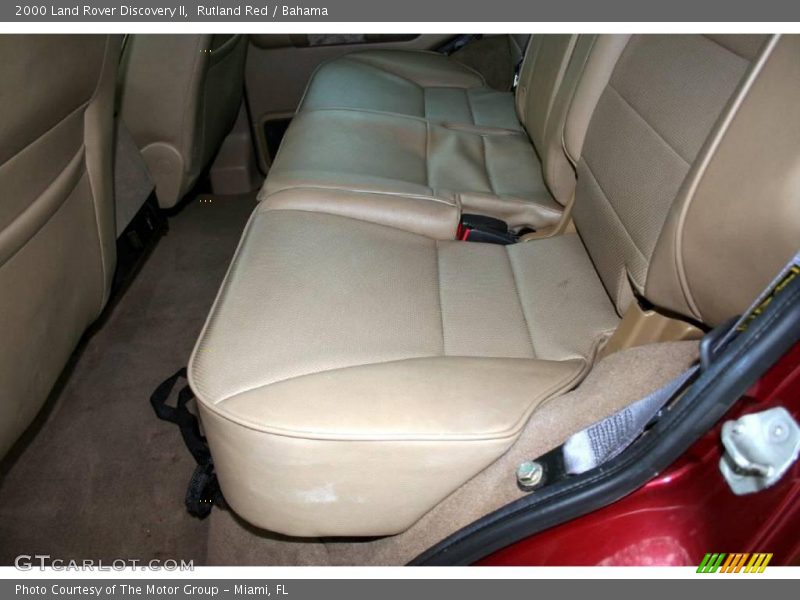 Rutland Red / Bahama 2000 Land Rover Discovery II