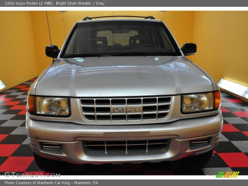 Bright Silver Metallic / Gray 1999 Isuzu Rodeo LS 4WD