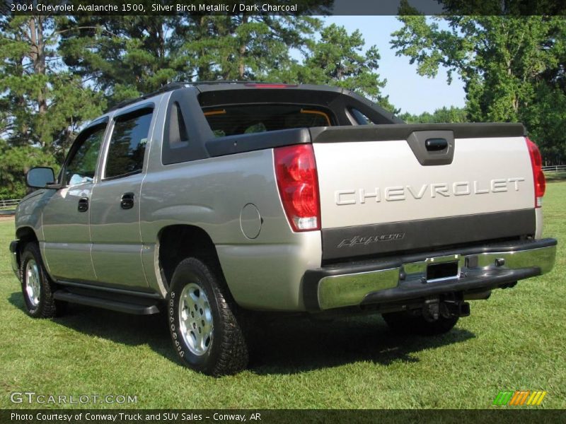 Silver Birch Metallic / Dark Charcoal 2004 Chevrolet Avalanche 1500