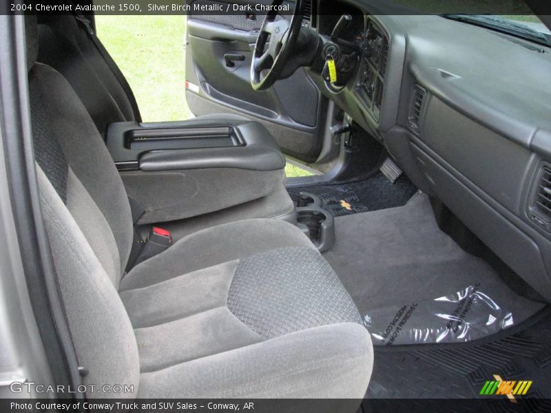 Silver Birch Metallic / Dark Charcoal 2004 Chevrolet Avalanche 1500