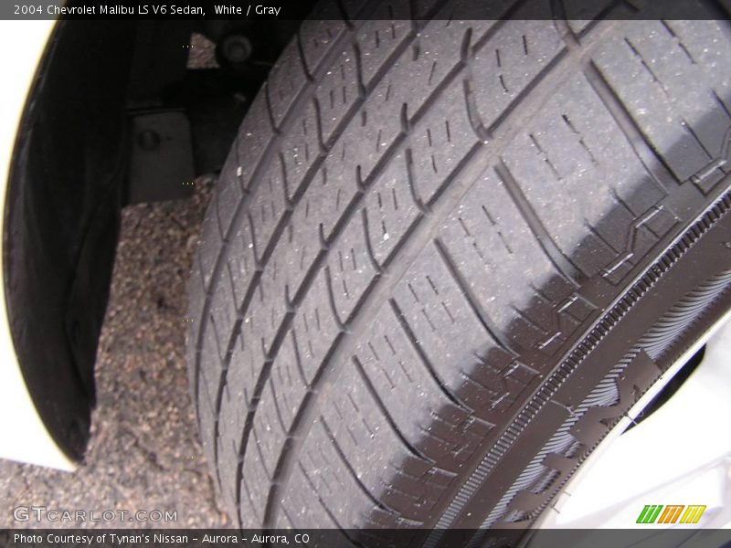White / Gray 2004 Chevrolet Malibu LS V6 Sedan