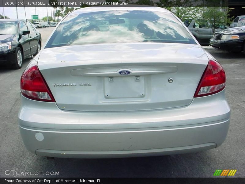 Silver Frost Metallic / Medium/Dark Flint Grey 2006 Ford Taurus SEL