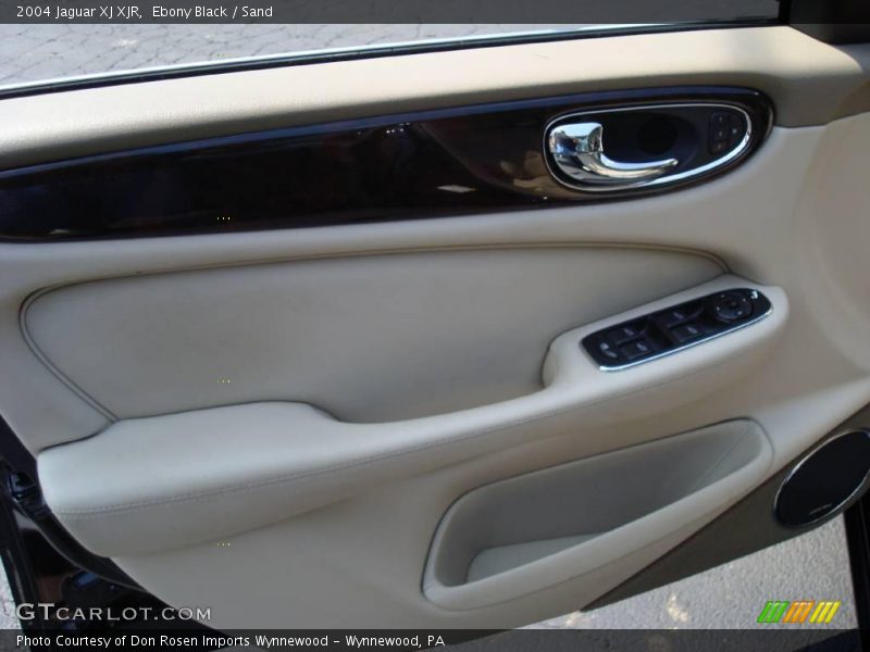 Ebony Black / Sand 2004 Jaguar XJ XJR