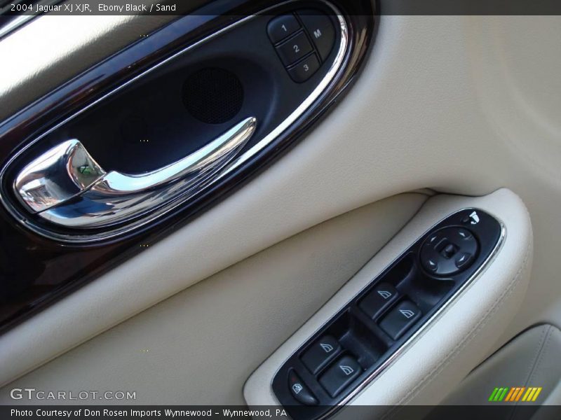 Ebony Black / Sand 2004 Jaguar XJ XJR