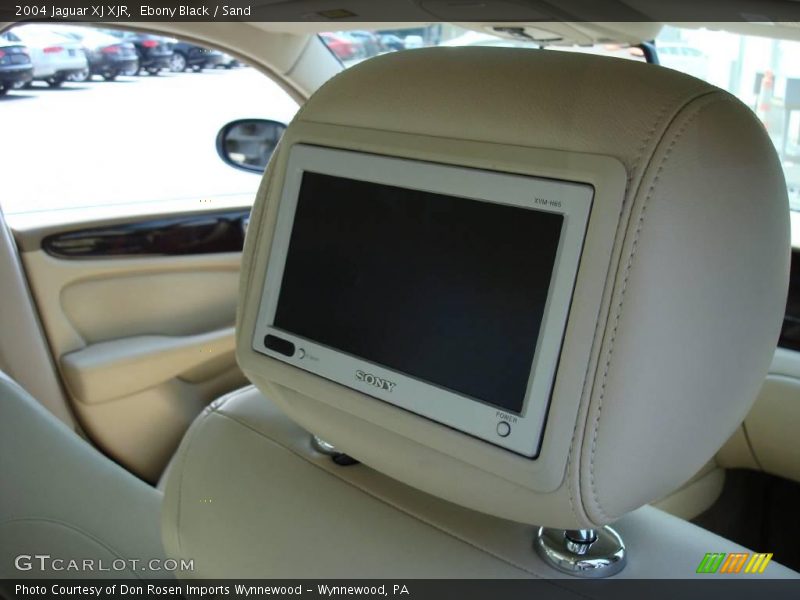 Ebony Black / Sand 2004 Jaguar XJ XJR