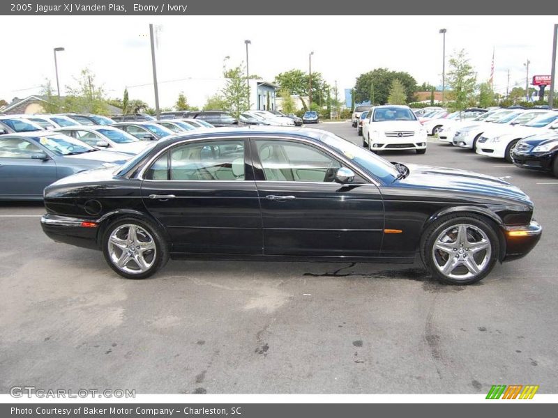 Ebony / Ivory 2005 Jaguar XJ Vanden Plas