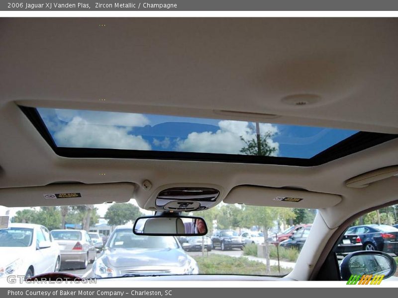Zircon Metallic / Champagne 2006 Jaguar XJ Vanden Plas