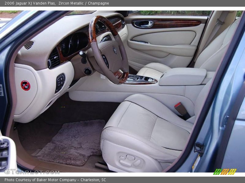 Zircon Metallic / Champagne 2006 Jaguar XJ Vanden Plas