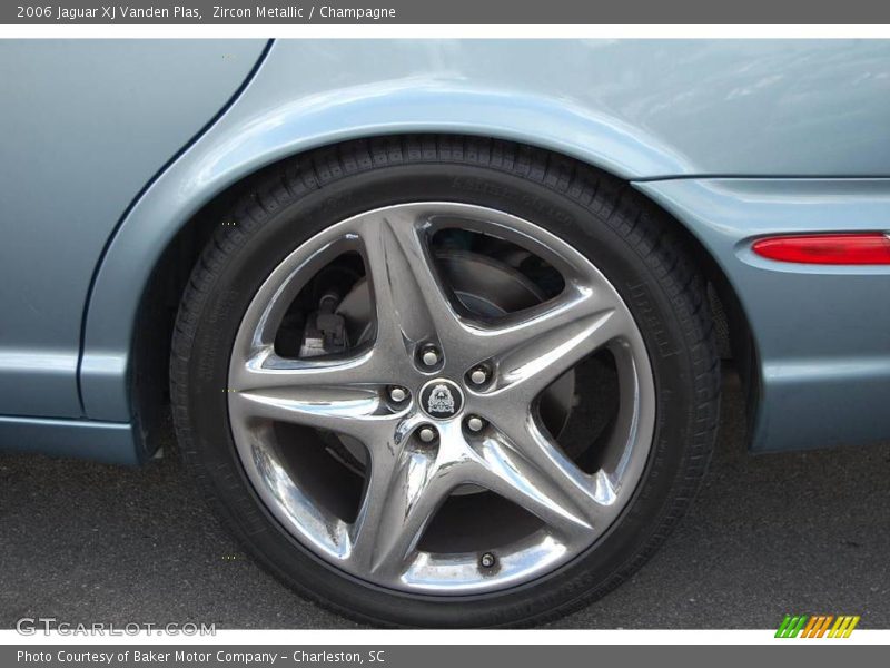 Zircon Metallic / Champagne 2006 Jaguar XJ Vanden Plas