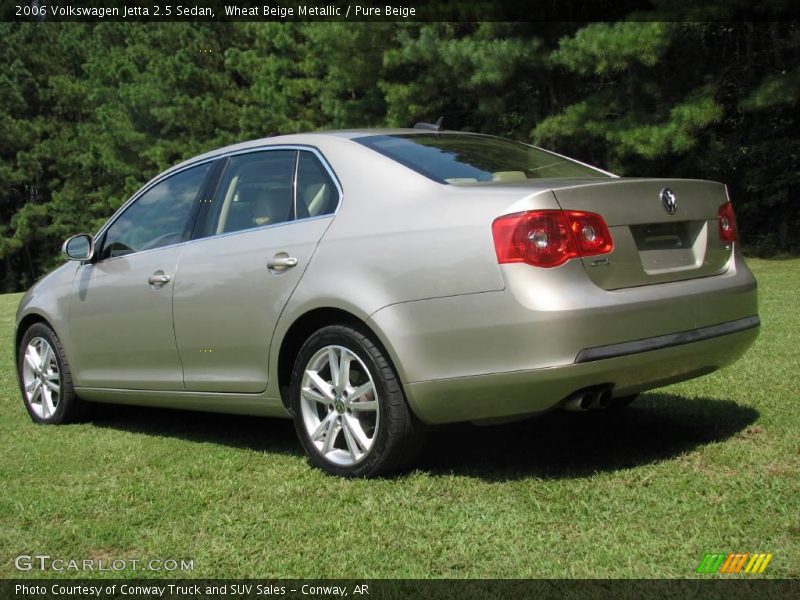 Wheat Beige Metallic / Pure Beige 2006 Volkswagen Jetta 2.5 Sedan