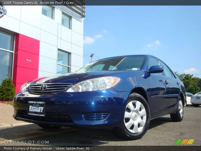 Indigo Ink Pearl / Gray 2005 Toyota Camry LE