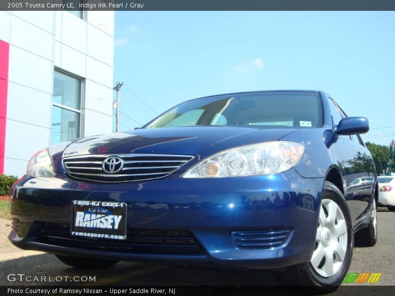 Indigo Ink Pearl / Gray 2005 Toyota Camry LE