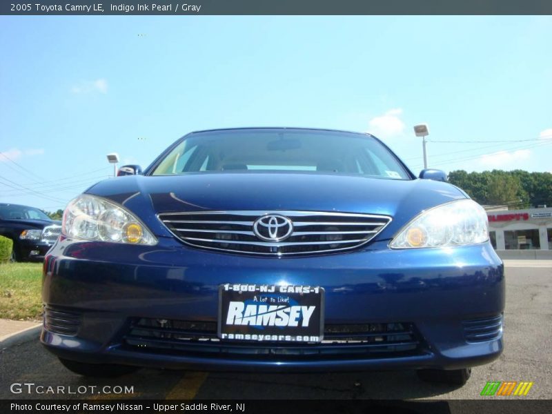 Indigo Ink Pearl / Gray 2005 Toyota Camry LE